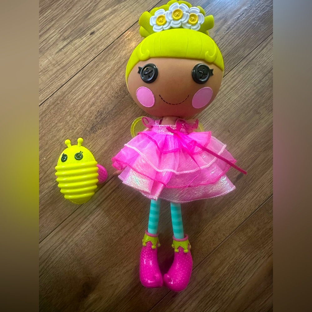 Lalaloopsy Pix E Flutters With Pet Firefly